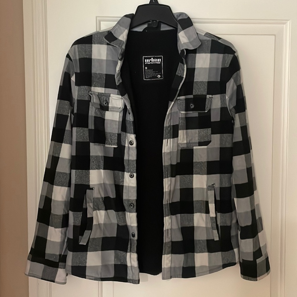 Urban Pipeline Black & White Flannel Men’s Medium